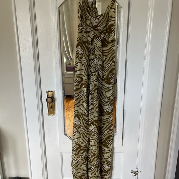 JOSEPHINE MAXI DRESS IN SMALL - Picture 2 of 5